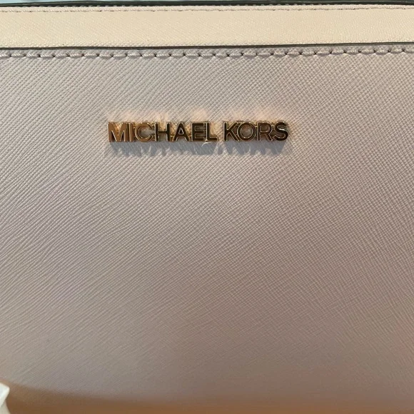 Michael Kors Crossbody Powder Blush Leather Bag - Picture 2 of 4